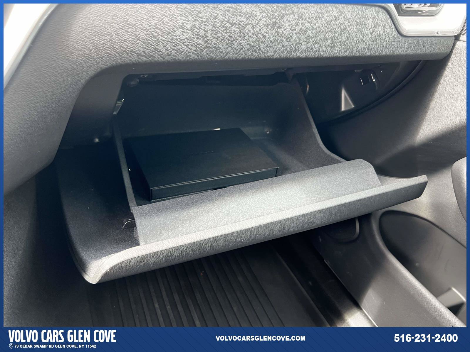 Used 2024 Volvo XC60 B5 Core w/ Protection Package Premier AWD/4WD image 34