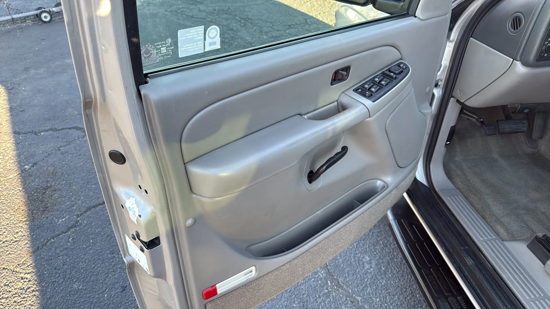 Used 2005 Chevrolet Suburban LS w/ Cargo Package image 8