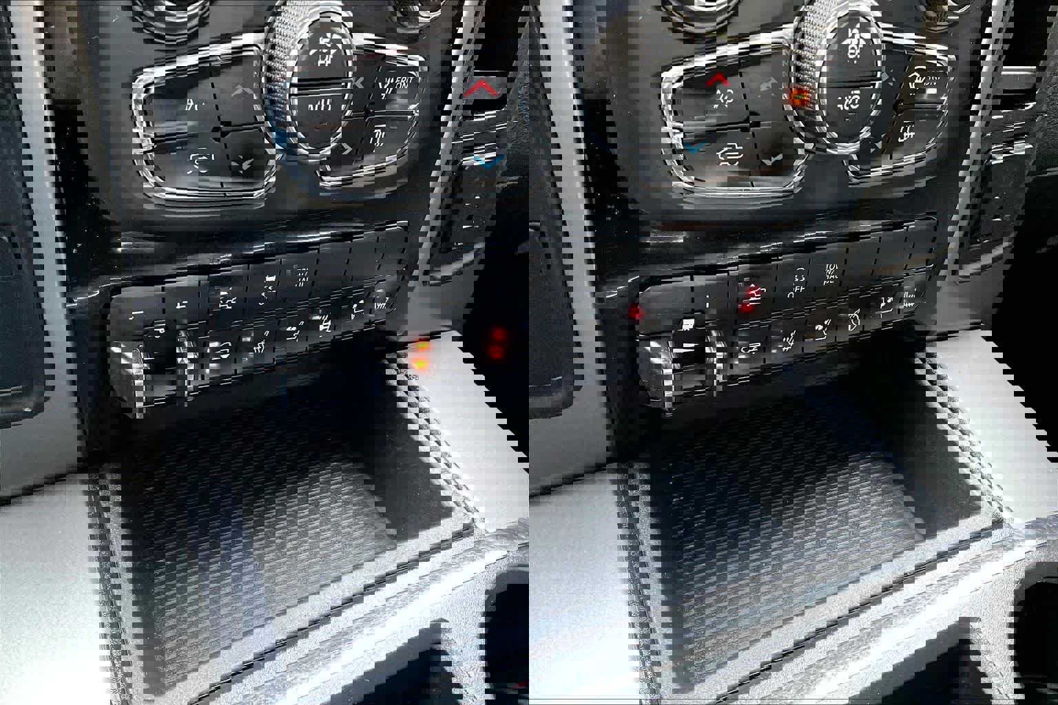 Used 2013 RAM 1500 Sport w/ Sport Premium Group image 34