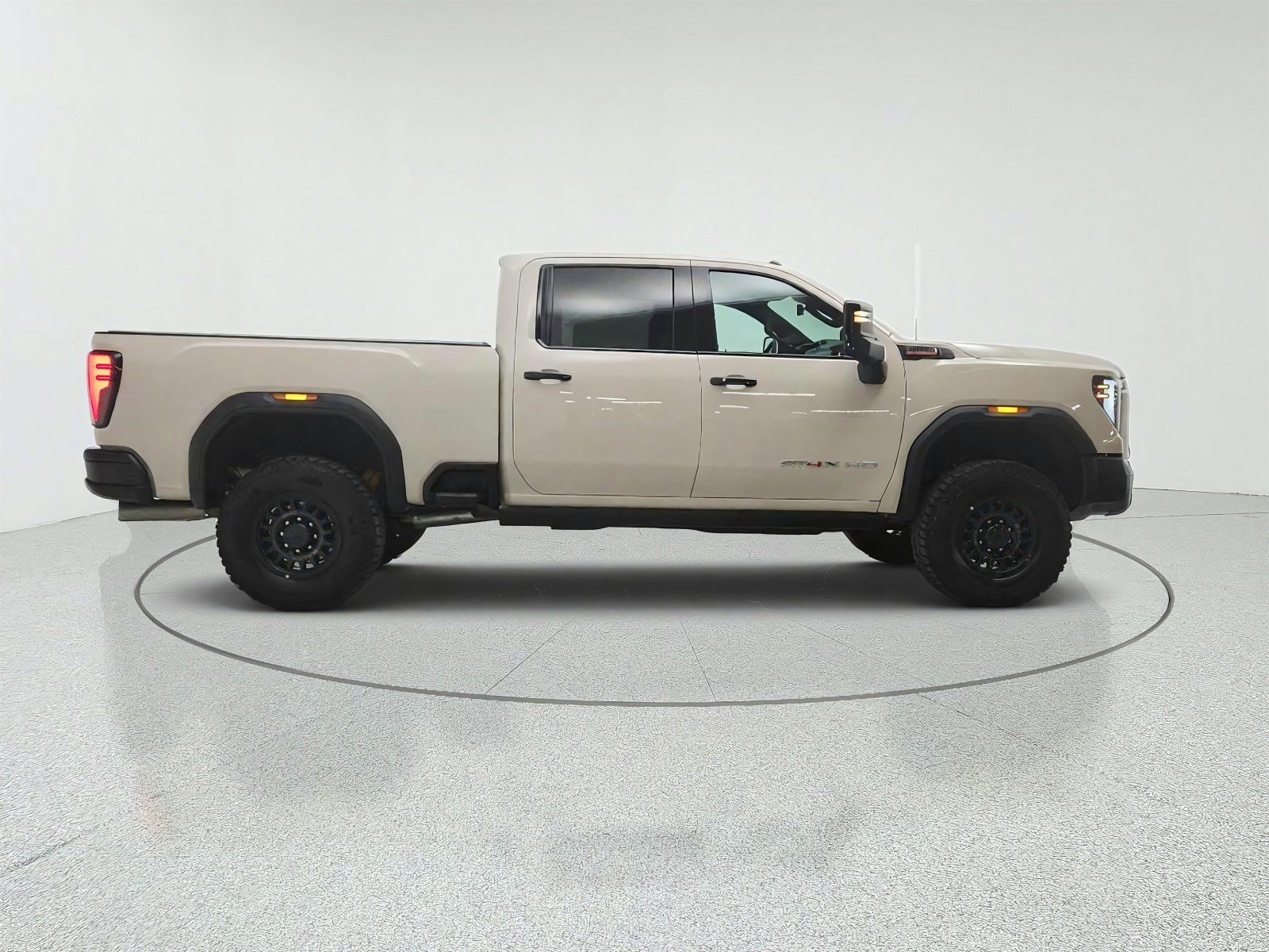 Used 2026 GMC Sierra 2500 AT4X w/ AT4X AEV Edition AWD/4WD image 4