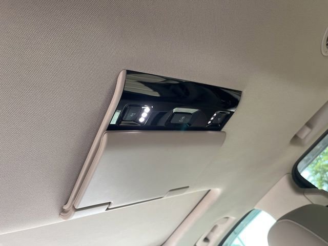 Used 2016 Cadillac Escalade ESV Luxury AWD/4WD image 32