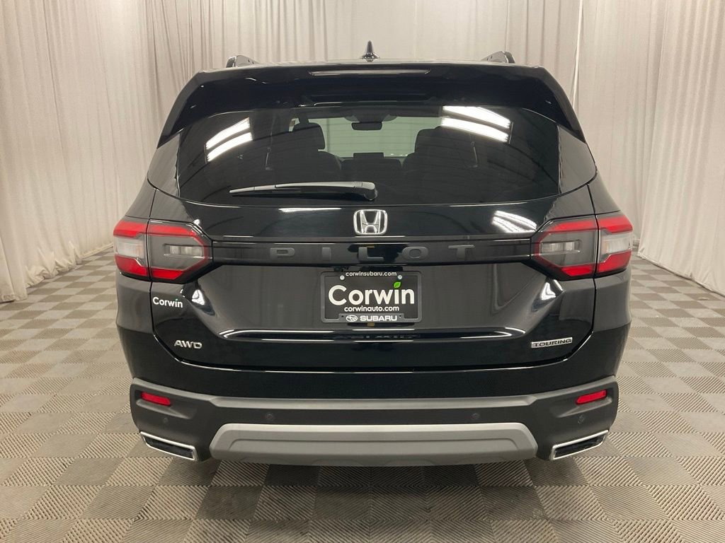 Used 2023 Honda Pilot Touring image 5