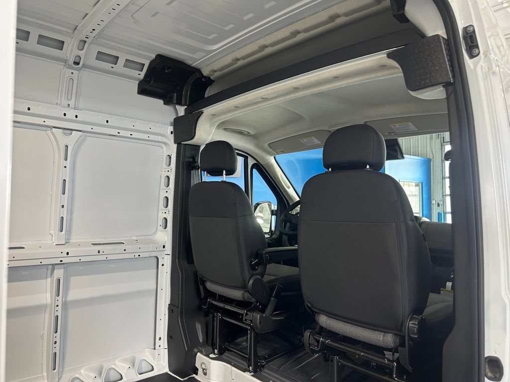 New 2025 RAM ProMaster 2500 w/ Convenience Group FWD image 11