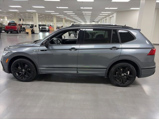 Used 2023 Volkswagen Tiguan SE R-Line FWD image 4