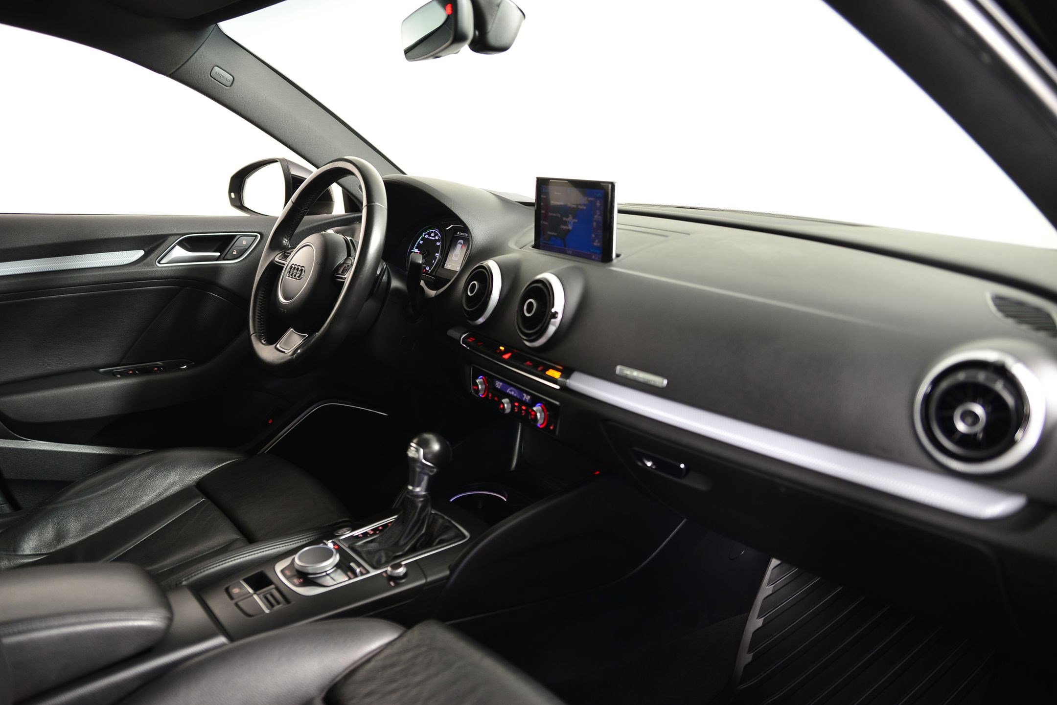 Used 2016 Audi A3 e-tron Premium Plus w/ Premium Plus Package image 20