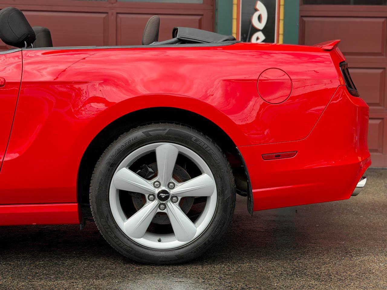 Used 2013 Ford Mustang GT w/ Security Pkg RWD image 37