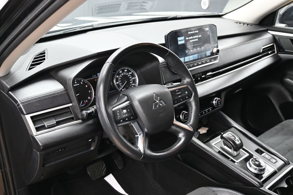 Used 2022 Mitsubishi Outlander SE FWD image 18
