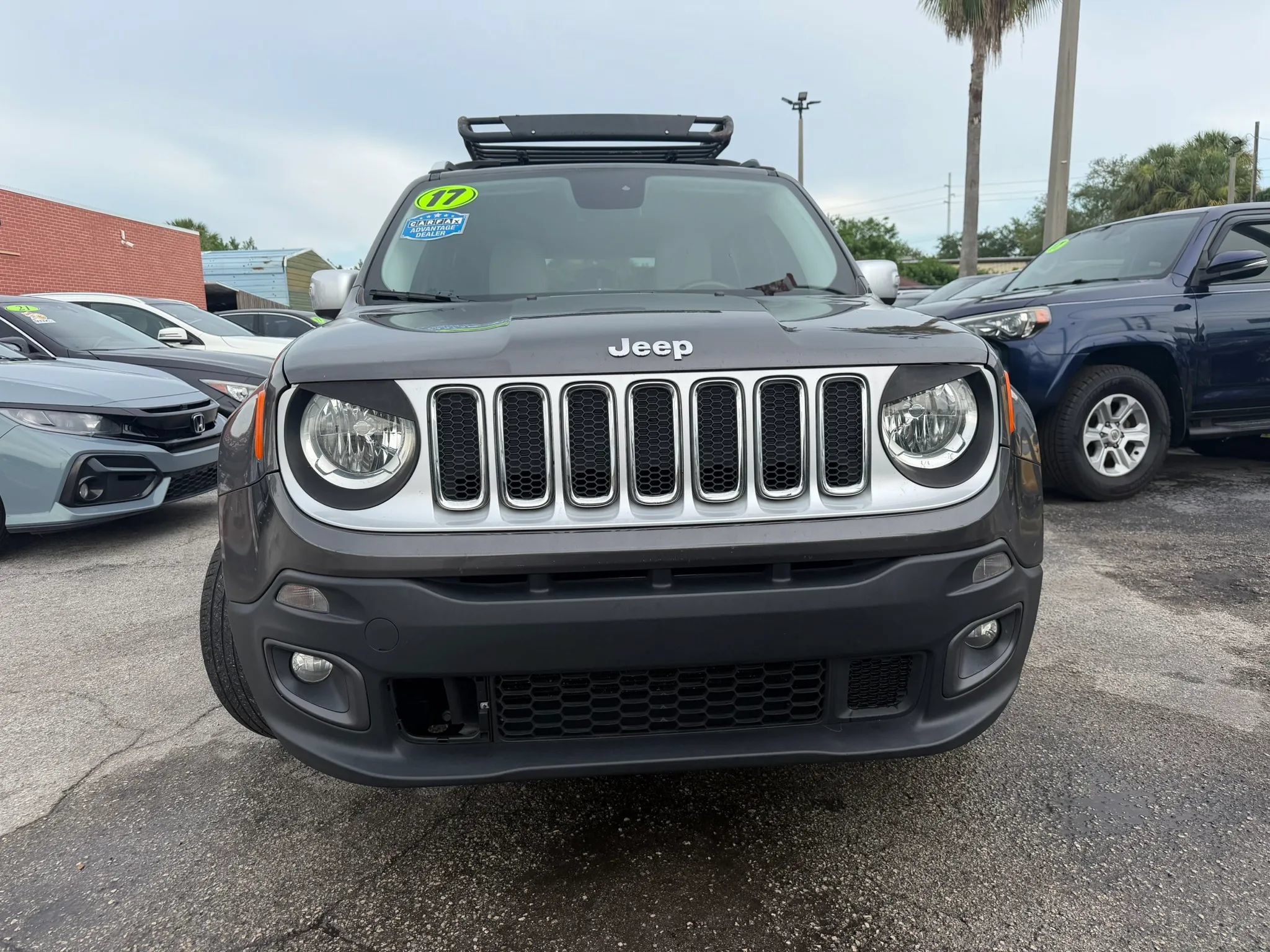 Used 2017 Jeep Renegade Limited FWD image 2