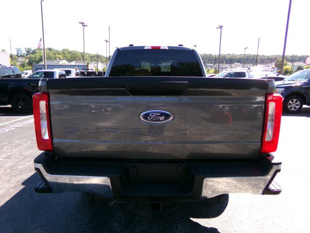 Used 2023 Ford F250 XLT w/ FX4 Off-Road Package AWD/4WD image 8