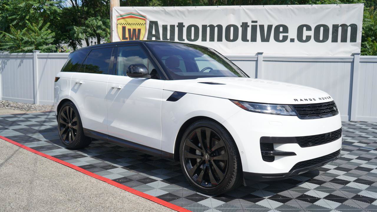 Used 2023 Land Rover Range Rover Sport SE AWD/4WD image 4