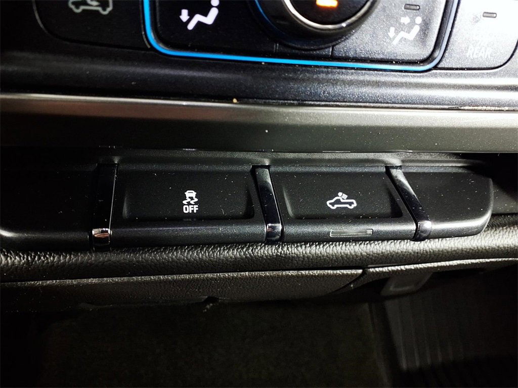 Used 2018 Chevrolet Silverado 1500 LT w/ Texas Edition image 21