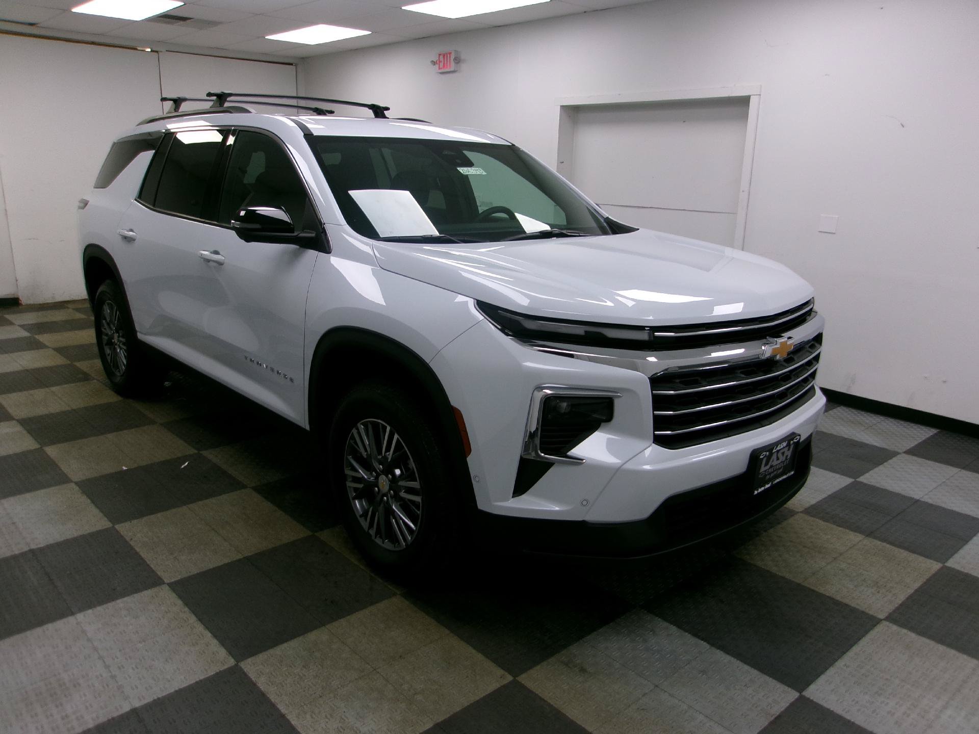 New 2026 Chevrolet Traverse LT w/ Enhanced Driving Package FWD image 2