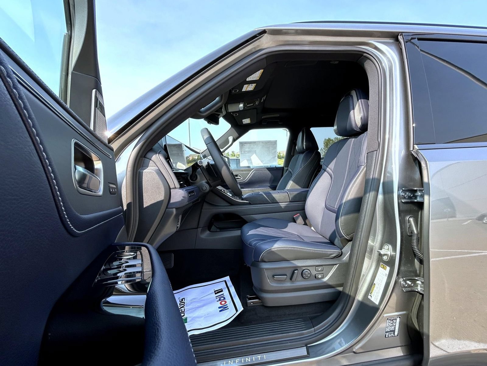 New 2027 INFINITI QX80 Sensory AWD/4WD image 10
