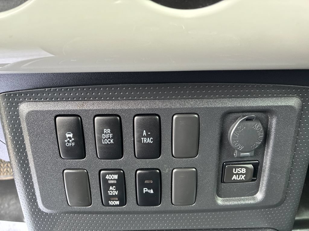 Used 2014 Toyota FJ Cruiser 4WD w/ Upgrade Package image 24