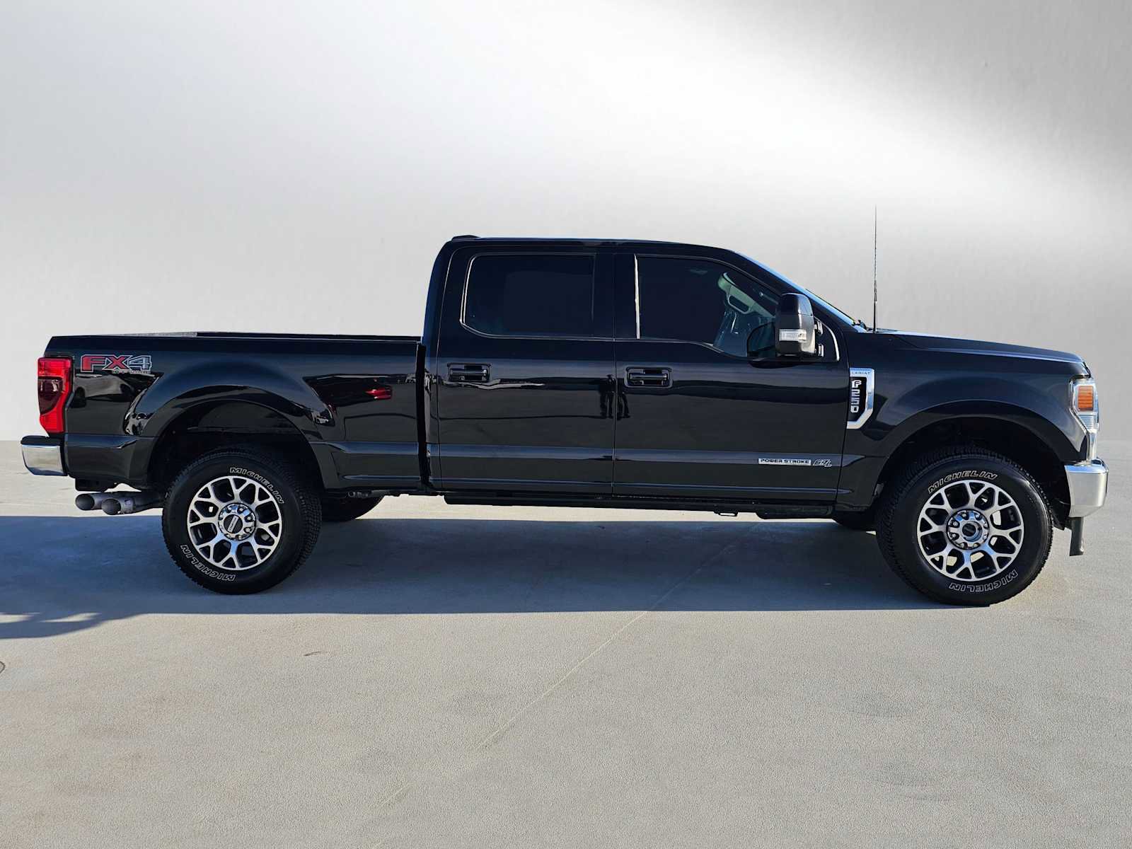 Used 2022 Ford F250 Lariat w/ FX4 Off-Road Package image 6