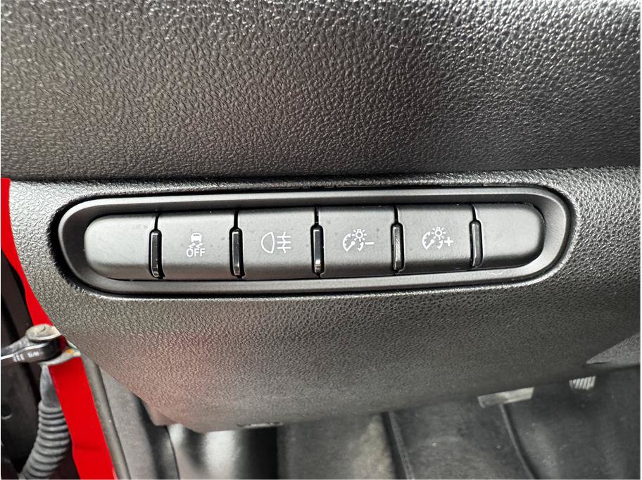 Used 2024 FIAT 500 e (RED) FWD image 25