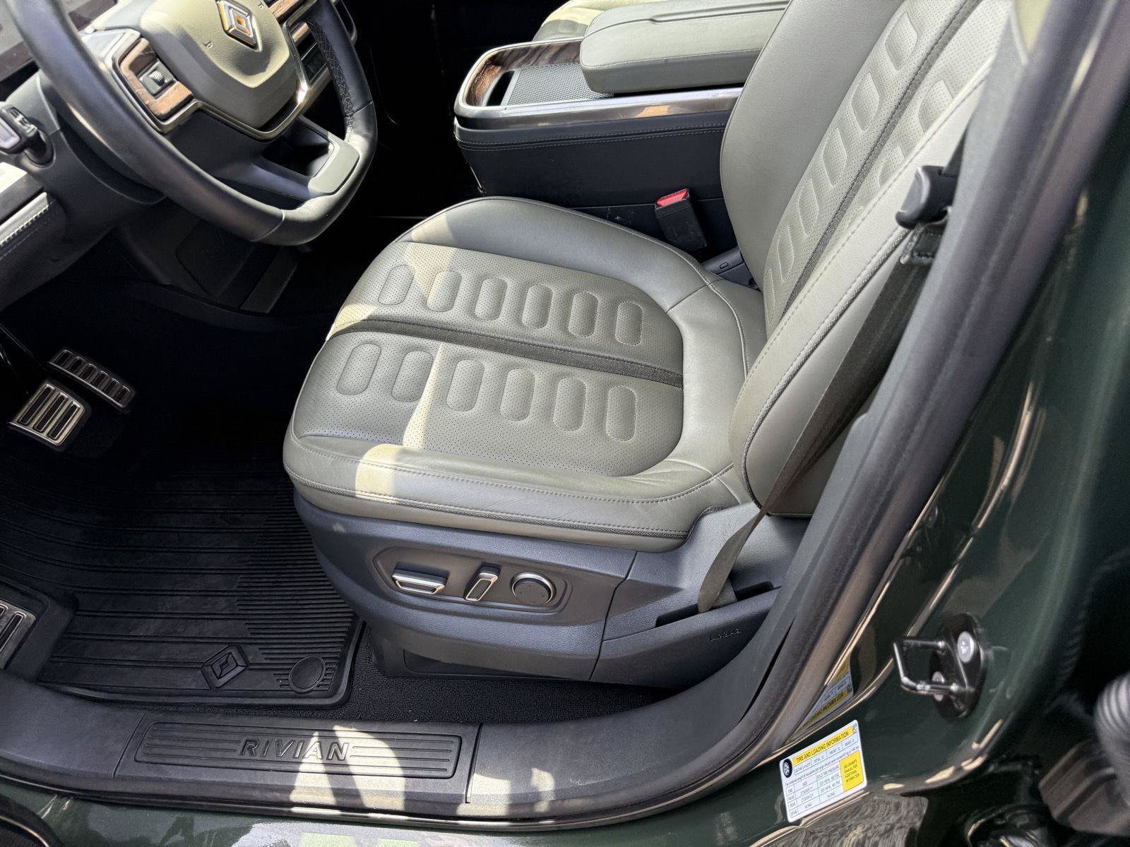 Used 2023 Rivian R1T Adventure AWD/4WD image 11