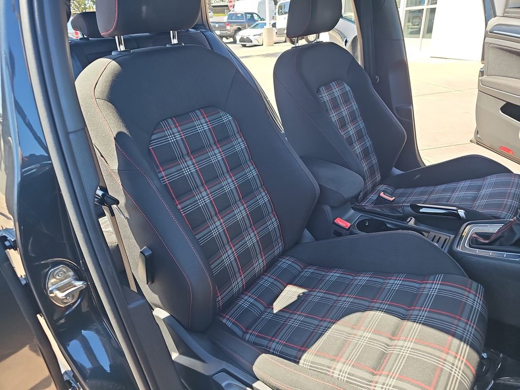 Used 2017 Volkswagen GTI Sport FWD image 11