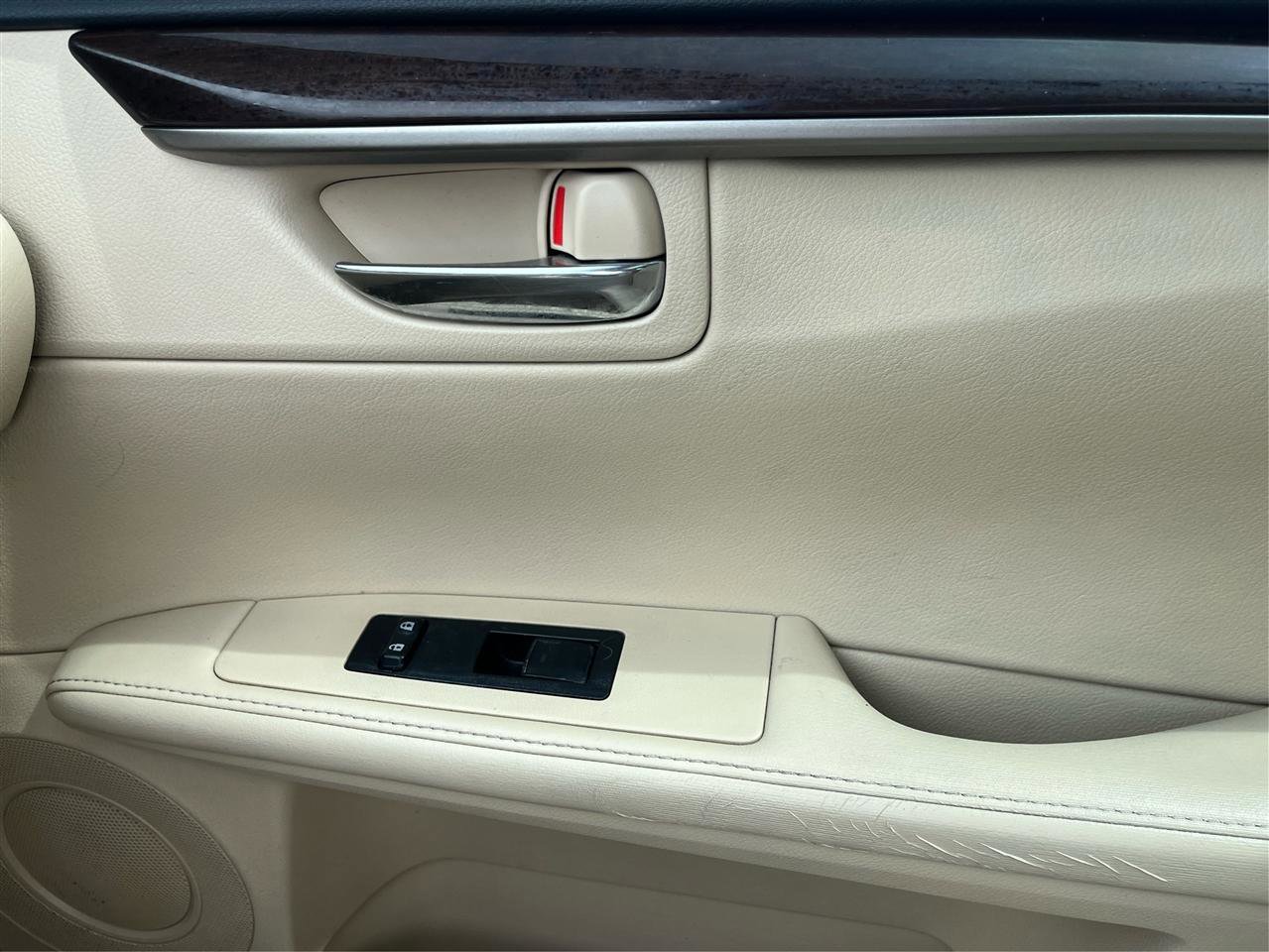 Used 2013 Lexus ES 350 w/ Luxury Pkg FWD image 21