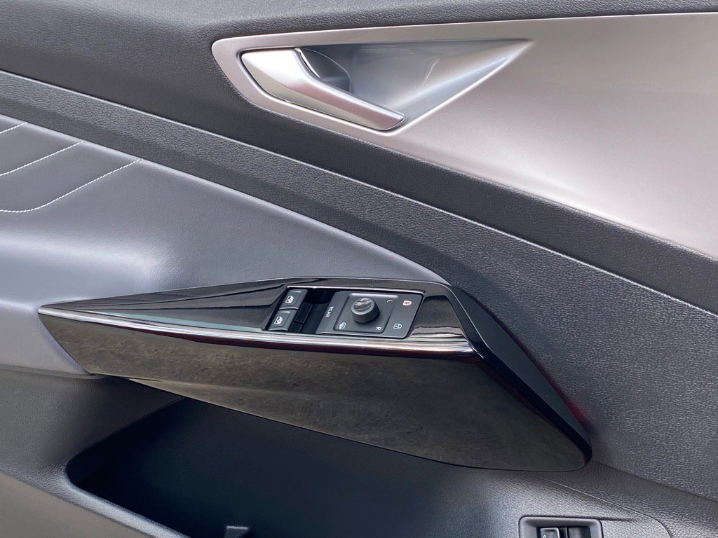 Used 2023 Volkswagen ID.4 Pro S image 18