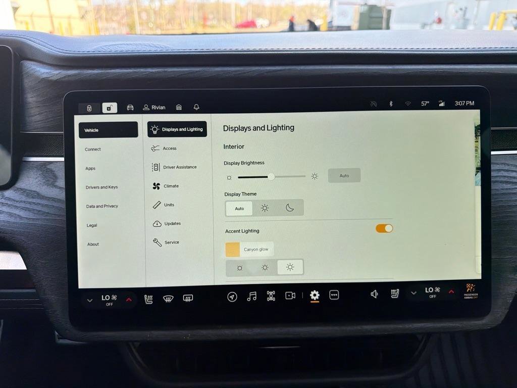 Used 2022 Rivian R1T Adventure image 41