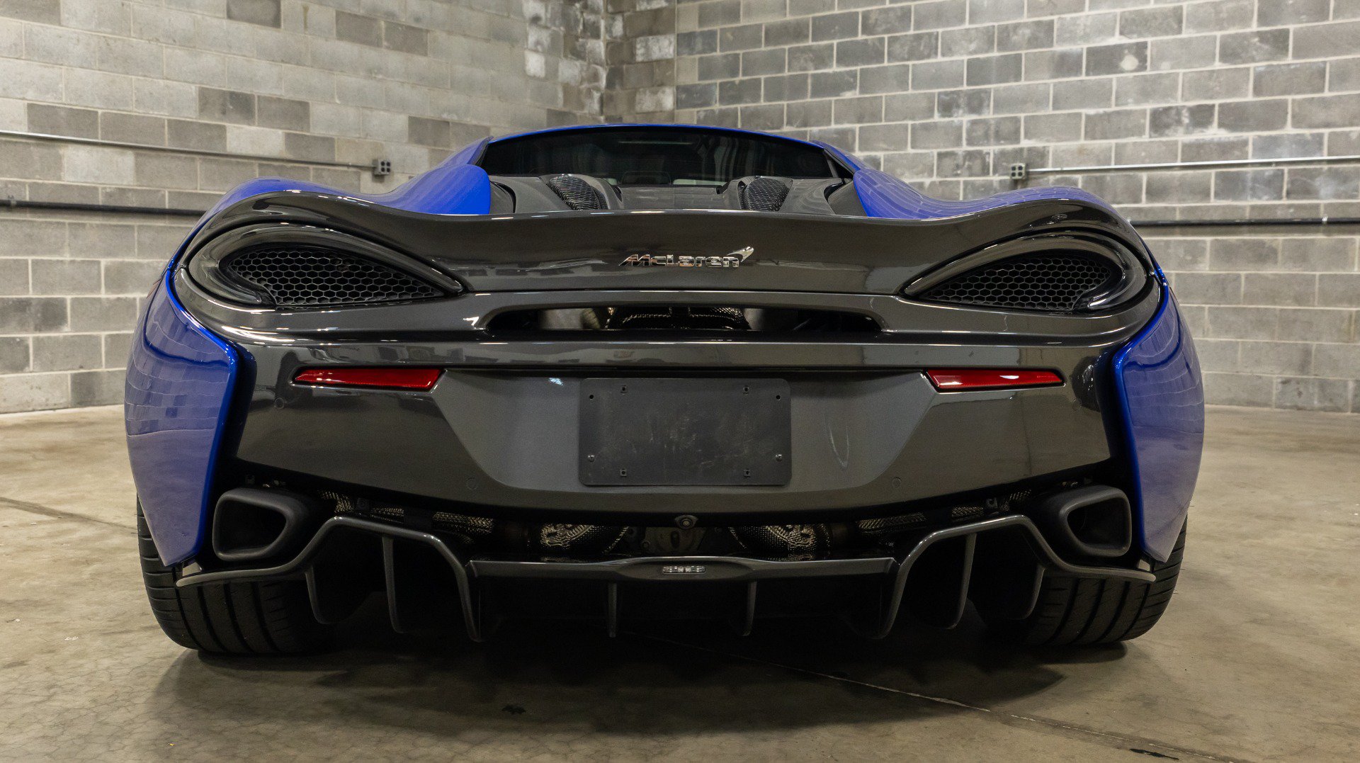Used 2019 McLaren 570S Coupe RWD image 28