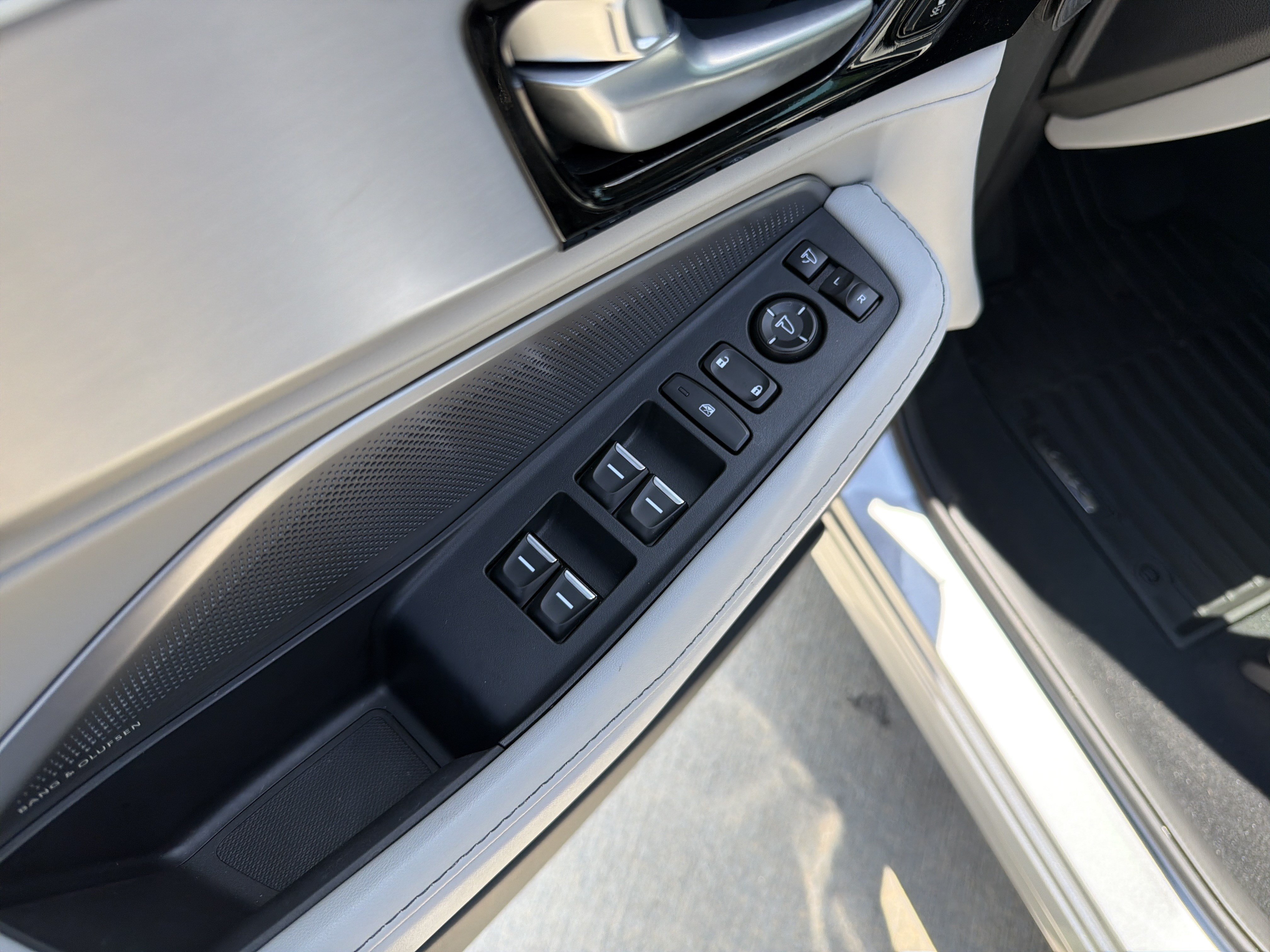 Certified 2026 Acura MDX FWD w/ Technology Package image 15