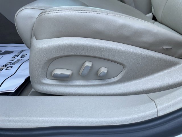 Used 2014 Cadillac XTS Base image 12