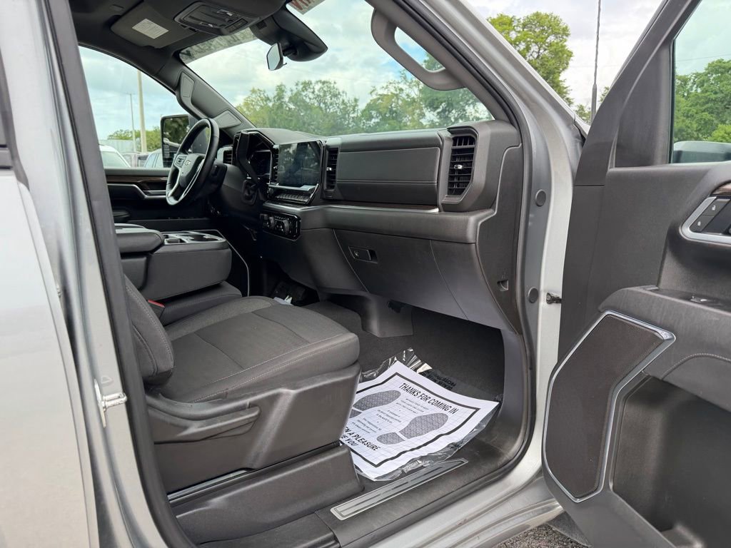 Used 2025 Chevrolet Silverado 2500 LT w/ Convenience Package image 31