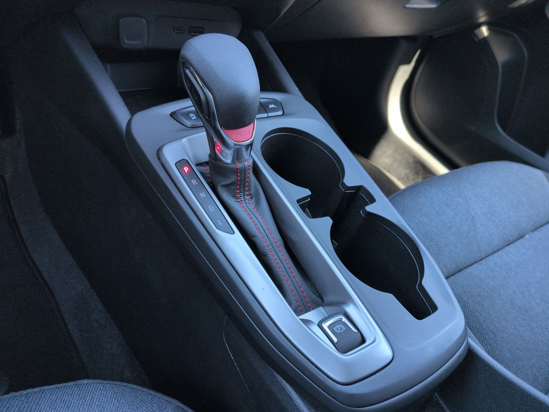 Certified 2024 Chevrolet Trax RS FWD image 16