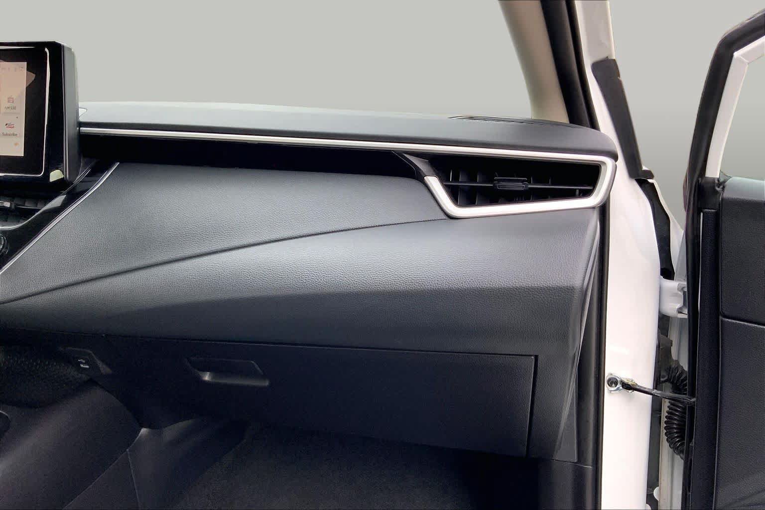 Used 2025 Toyota Corolla LE FWD image 18