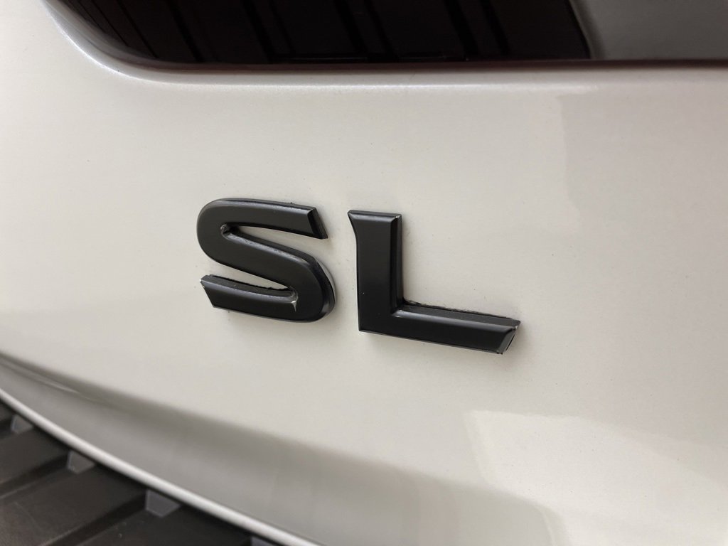 Used 2022 Nissan Armada SL w/ Captain's Chairs Package image 9