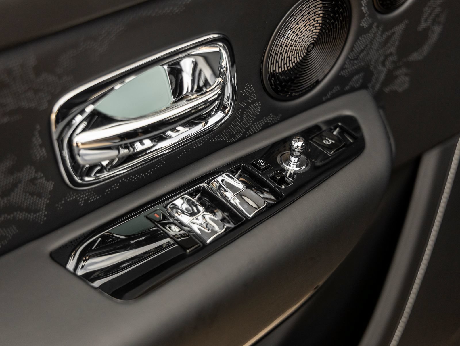 New 2027 Rolls-Royce Cullinan Black Badge AWD/4WD image 23