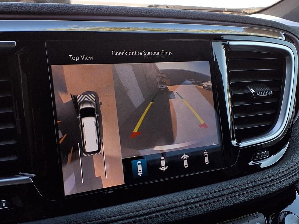 Used 2020 Chrysler Pacifica Limited image 8