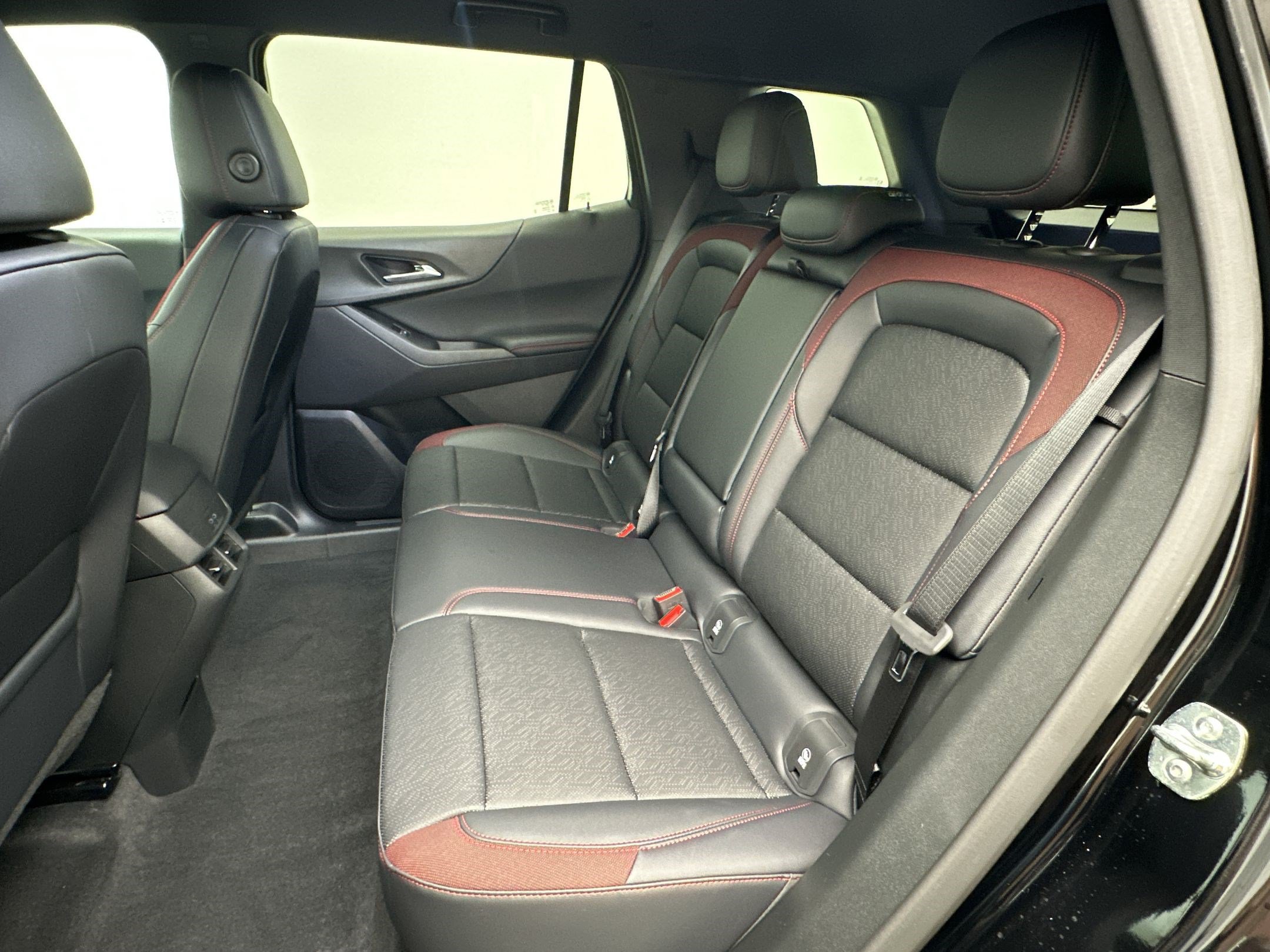 New 2027 Chevrolet Equinox RS w/ LPO, Floor Liner Package AWD/4WD image 23
