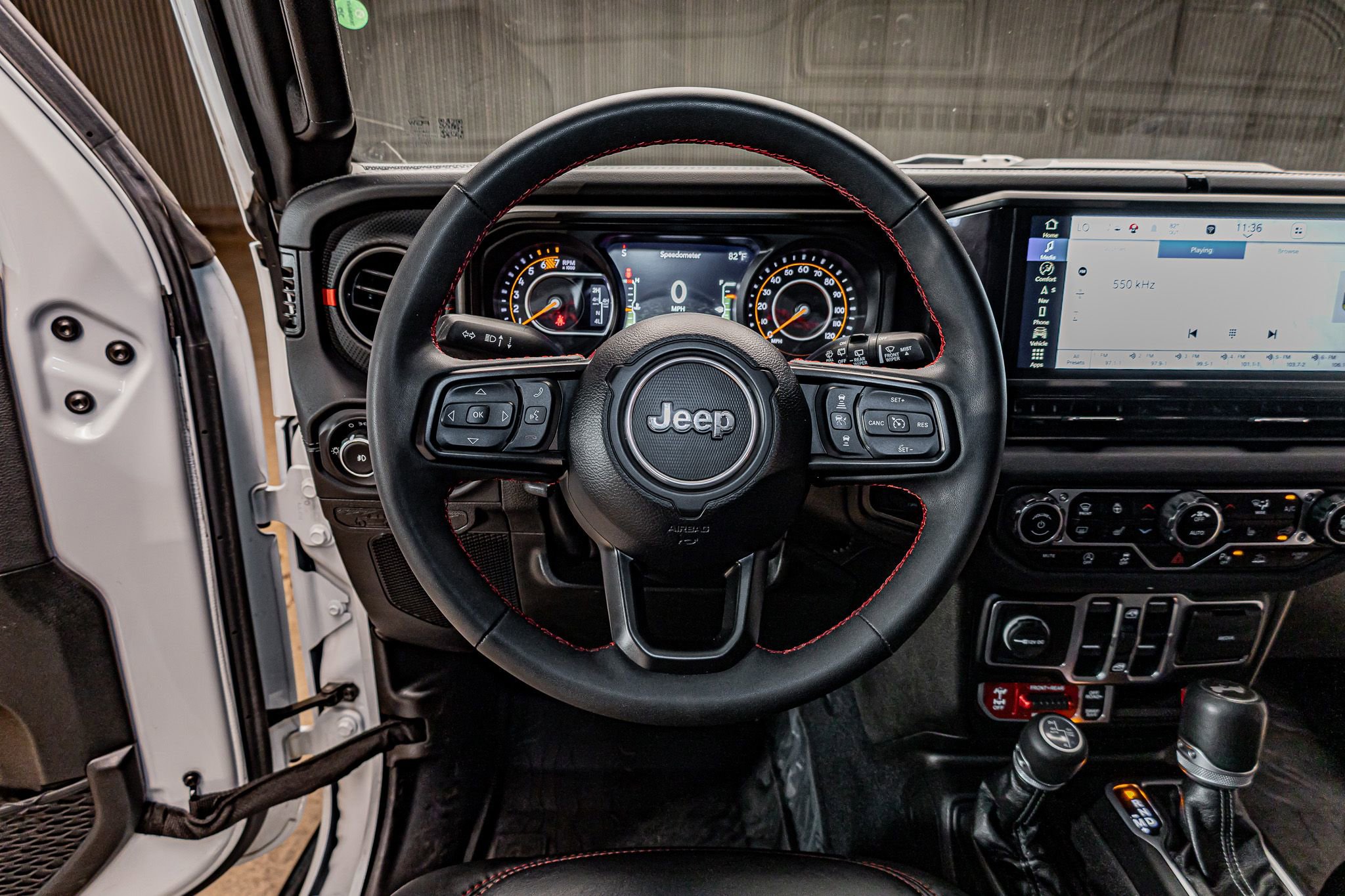 Used 2024 Jeep Wrangler Unlimited Rubicon AWD/4WD image 14