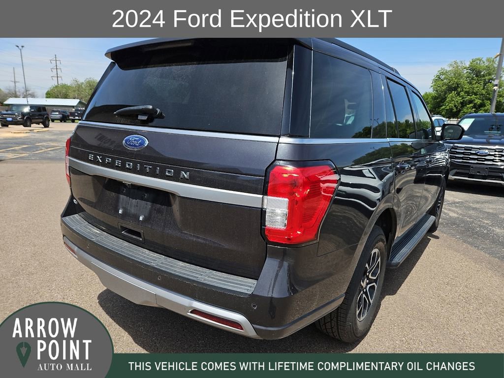 Used 2024 Ford Expedition XLT RWD image 11