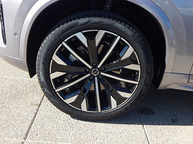 New 2026 Volvo XC90 B6 Ultra w/ Lounge Package image 11