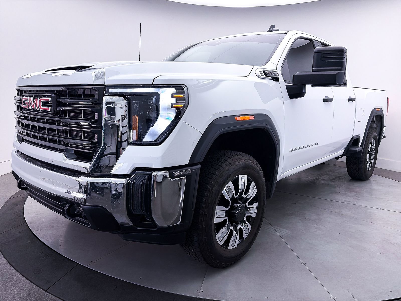 Used 2025 GMC Sierra 2500 Pro RWD image 10
