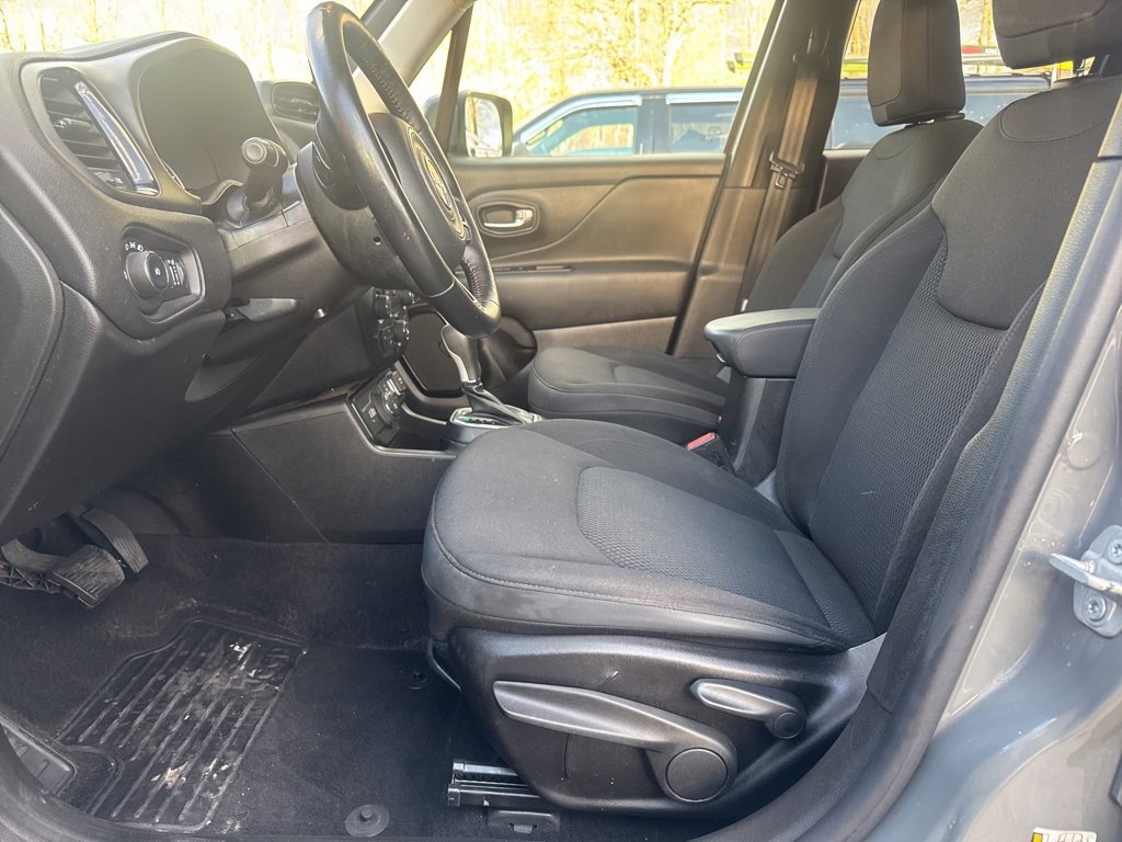 Used 2020 Jeep Renegade Altitude image 16