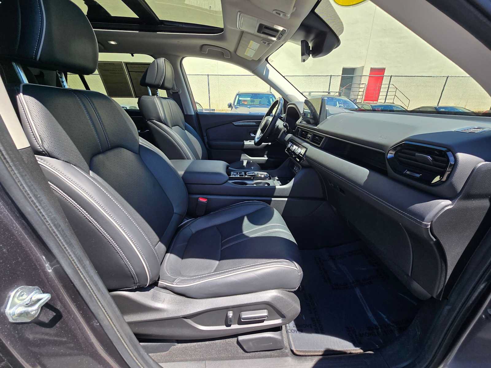 Used 2023 Honda Pilot Elite image 11