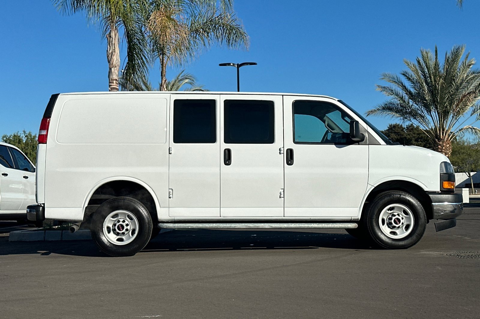 Used 2023 GMC Savana 2500 w/ Driver Convenience Package image 3