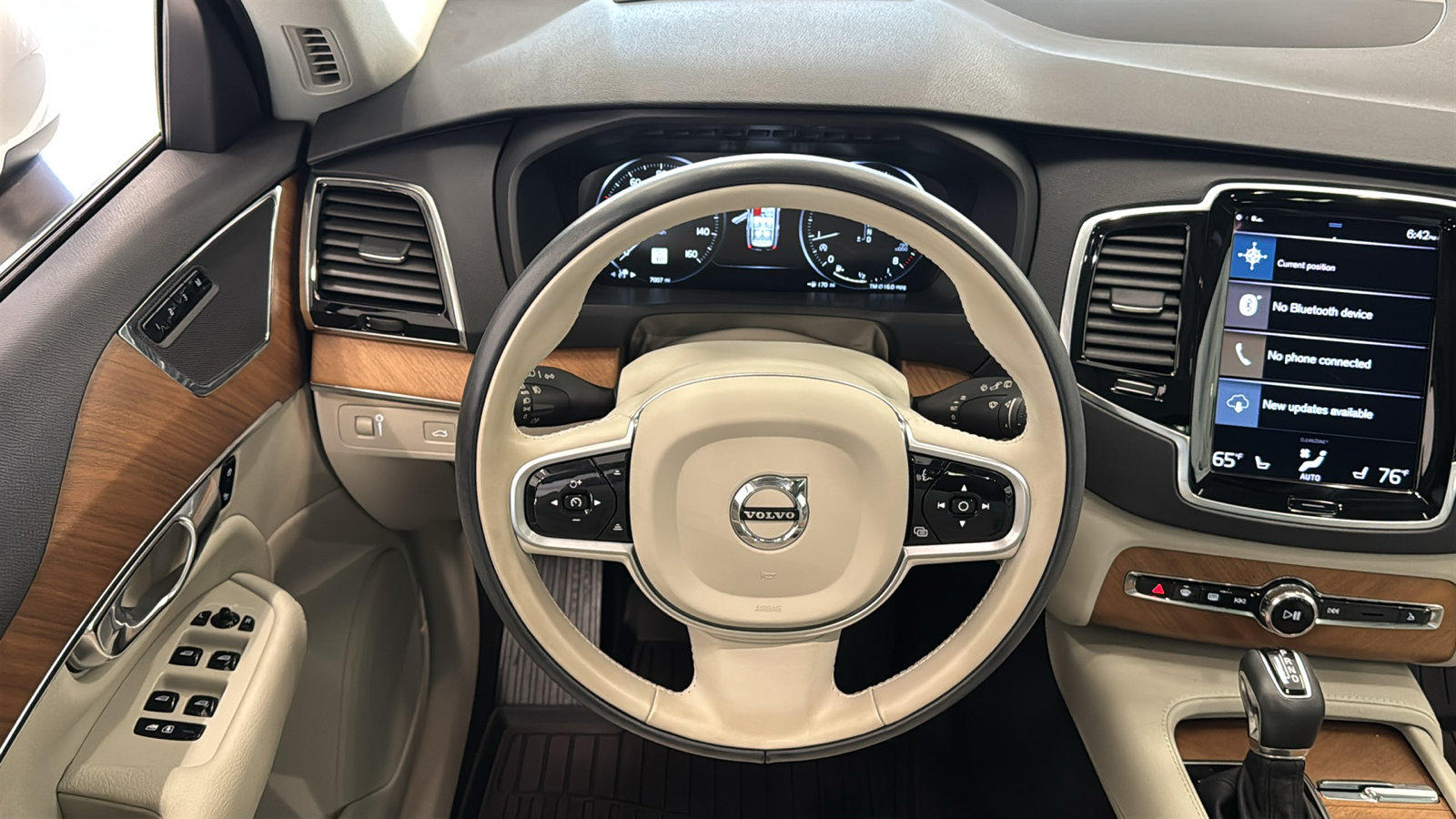 Used 2022 Volvo XC90 T6 Momentum w/ Advanced Package AWD/4WD image 12