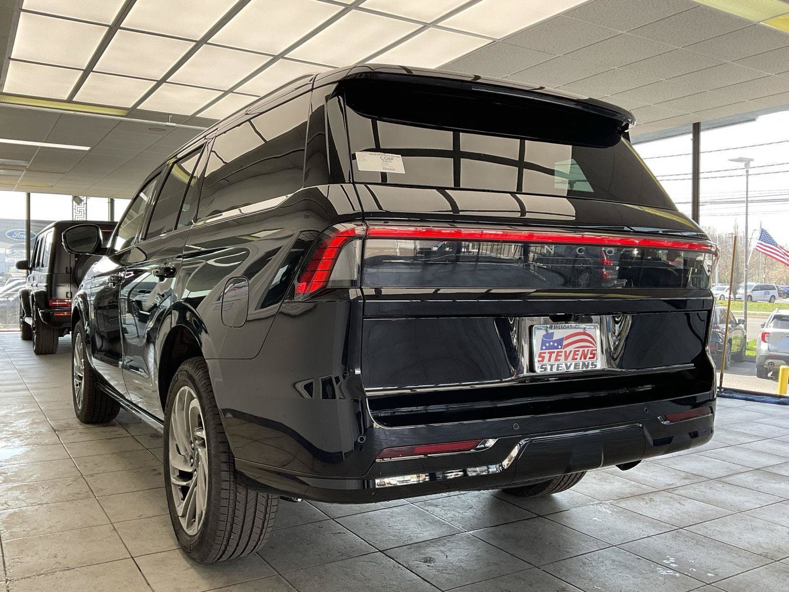 New 2026 Lincoln Navigator Reserve AWD/4WD image 7