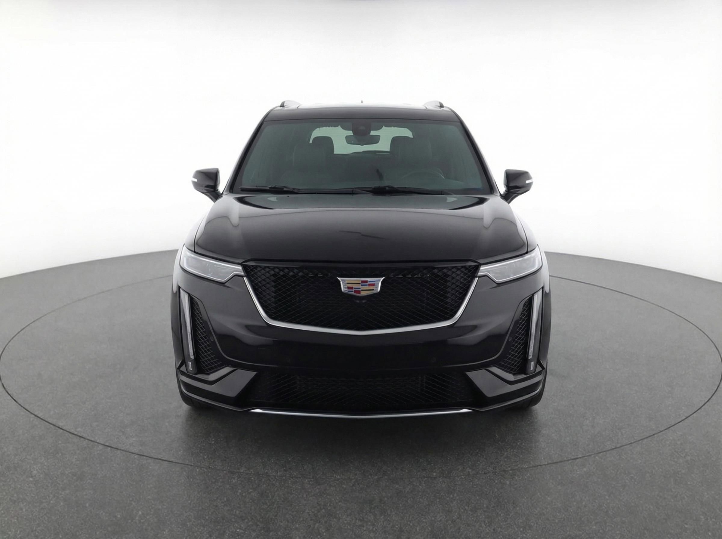 Used 2023 Cadillac XT6 Sport image 2