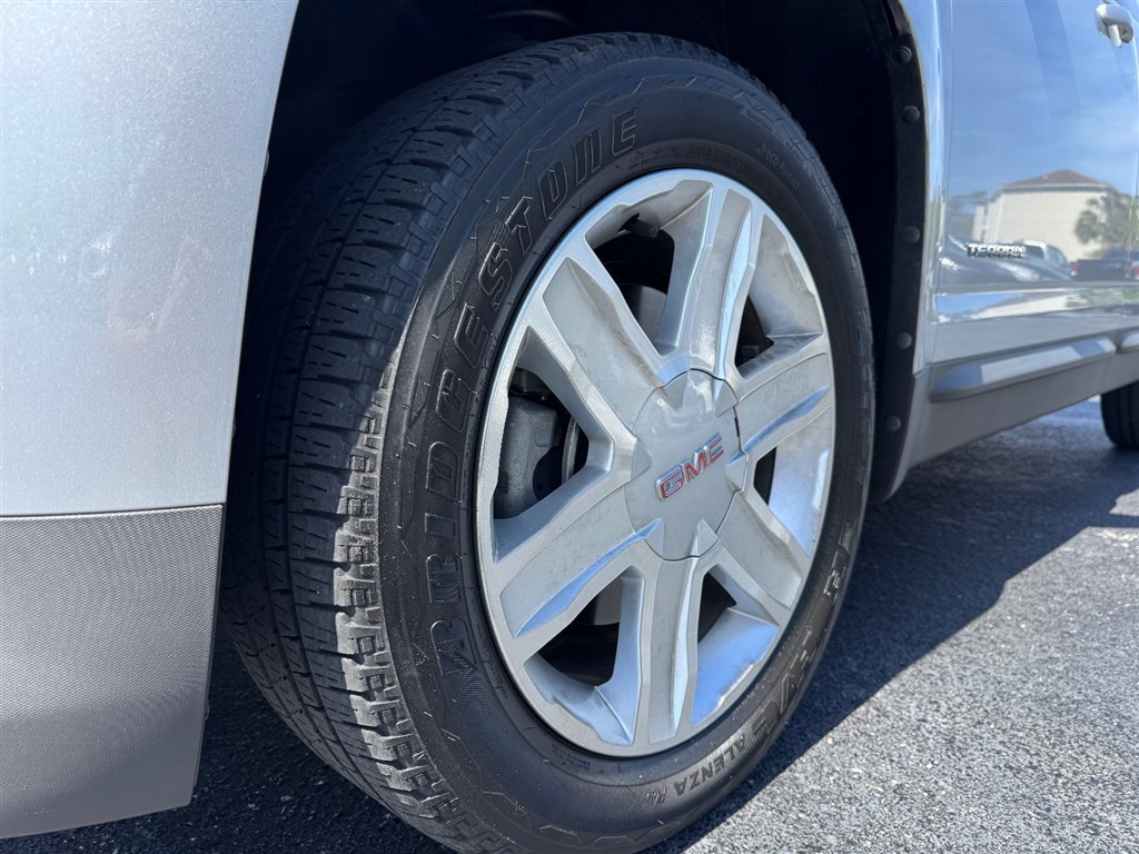 Used 2010 GMC Terrain SLT image 10