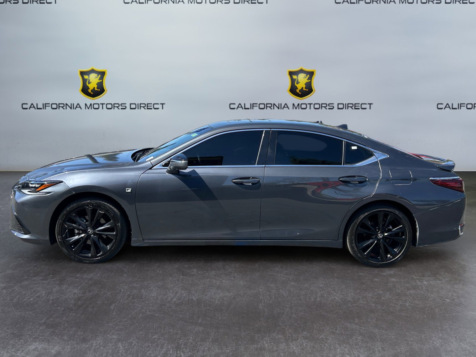 Used 2024 Lexus ES 300h F Sport FWD image 2