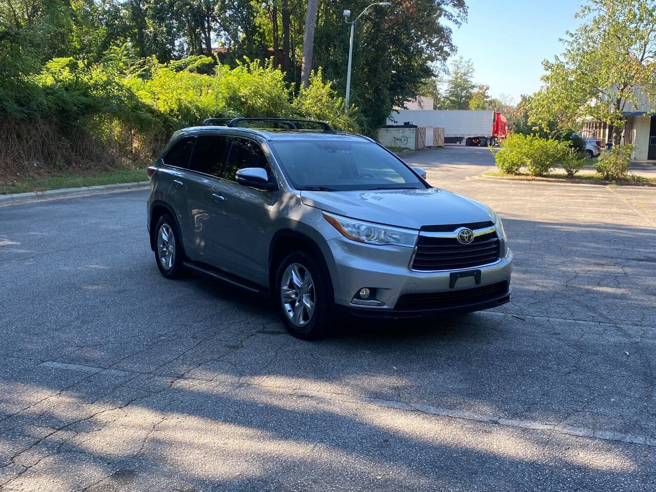 Used 2016 Toyota Highlander Limited Platinum AWD/4WD image 3