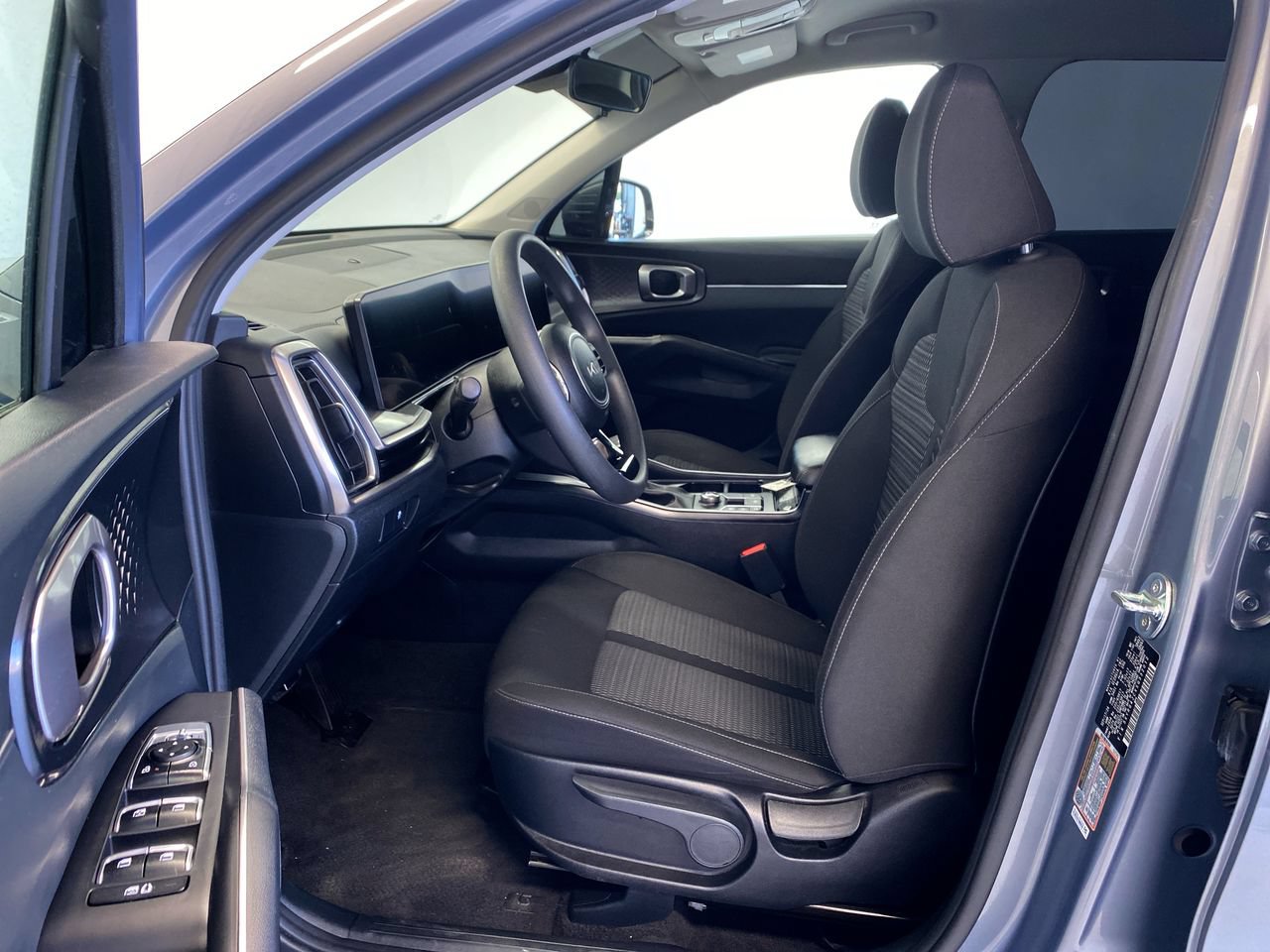 Certified 2025 Kia Sorento LX FWD image 16