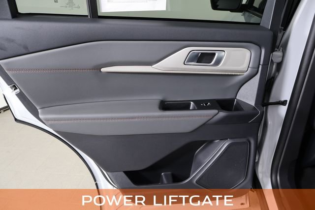 Used 2025 Ford Explorer Active RWD image 16